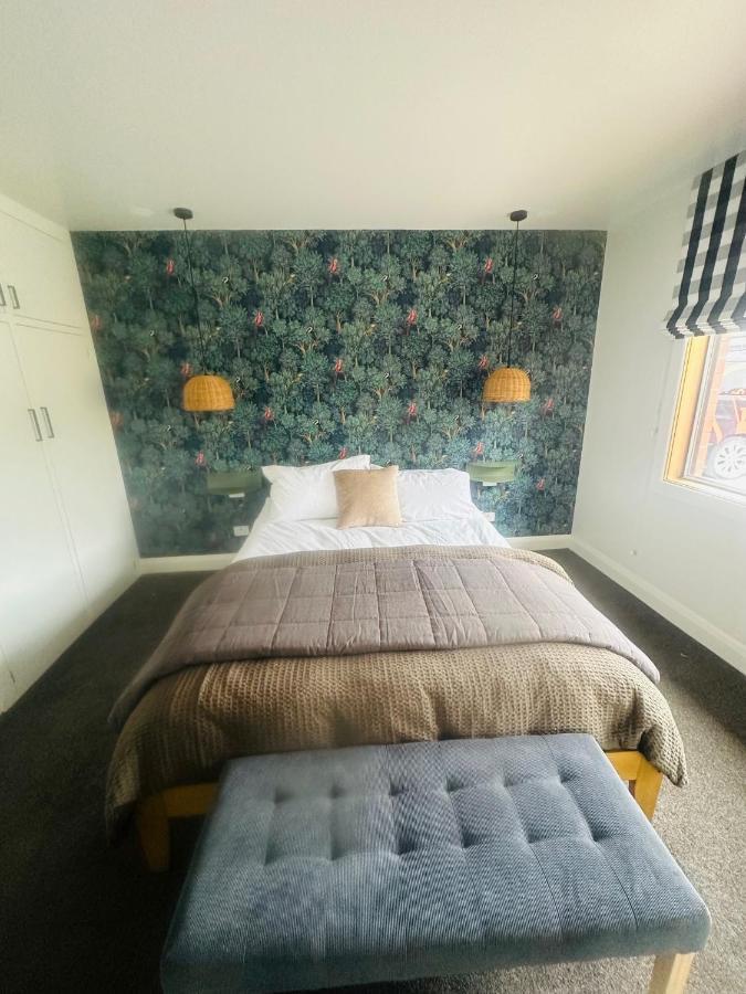 2 Bed Beckenham Beauty - Pet Friendly Villa Christchurch Exteriör bild